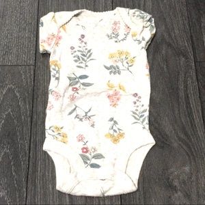 7/$20 Like New! Carter’s Little Planet Organic Diaper Shirt